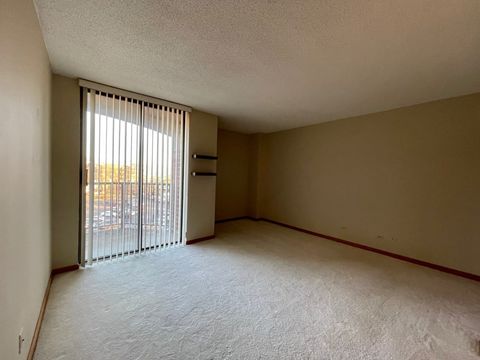 Tiny photo for 511 Aurora Avenue #620, Naperville, IL 60540 (MLS # 12558244)