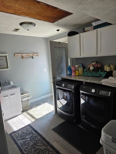 Tiny photo for 600 W Ford Street, Energy, IL 62933 (MLS # 12566118)