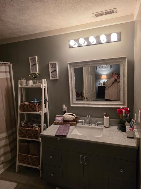 Tiny photo for 600 W Ford Street, Energy, IL 62933 (MLS # 12566118)