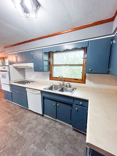 Tiny photo for 425 W Donald Street, Kankakee, IL 60901 (MLS # 12466043)