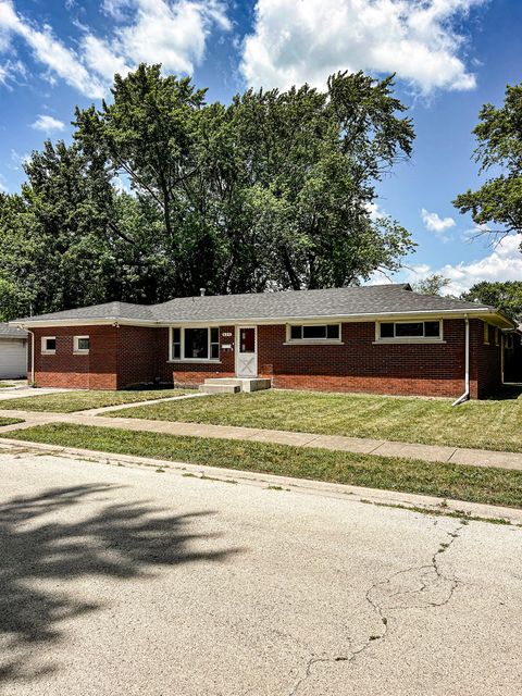 Tiny photo for 425 W Donald Street, Kankakee, IL 60901 (MLS # 12466043)