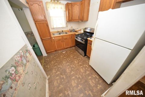 Tiny photo for 909 & 905 FAIRFIELD Road, Mt Vernon, IL 62864 (MLS # EB458987)