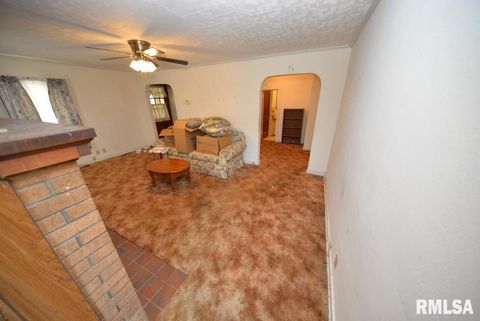 Tiny photo for 909 & 905 FAIRFIELD Road, Mt Vernon, IL 62864 (MLS # EB458987)