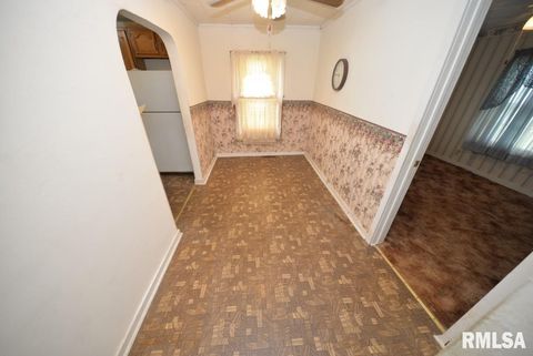 Tiny photo for 909 & 905 FAIRFIELD Road, Mt Vernon, IL 62864 (MLS # EB458987)