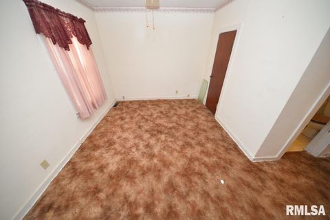 Tiny photo for 909 & 905 FAIRFIELD Road, Mt Vernon, IL 62864 (MLS # EB458987)