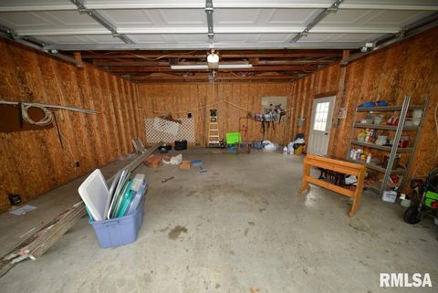 Tiny photo for 909 & 905 FAIRFIELD Road, Mt Vernon, IL 62864 (MLS # EB458987)