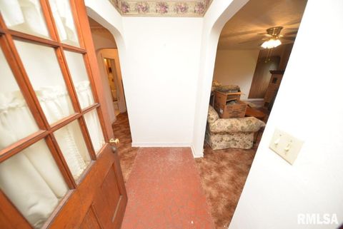 Tiny photo for 909 & 905 FAIRFIELD Road, Mt Vernon, IL 62864 (MLS # EB458987)