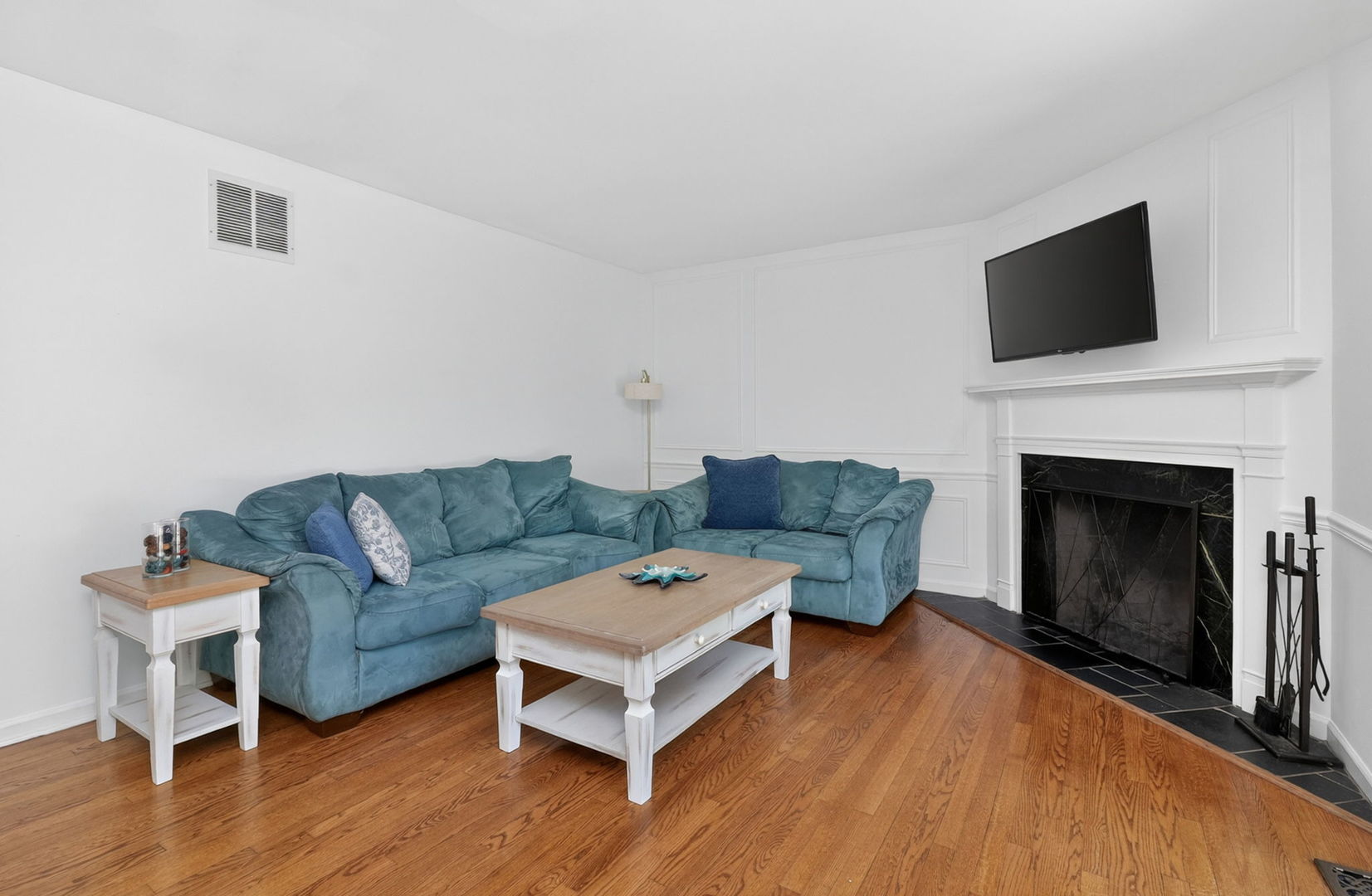2S742 AVENUE ORLEANS