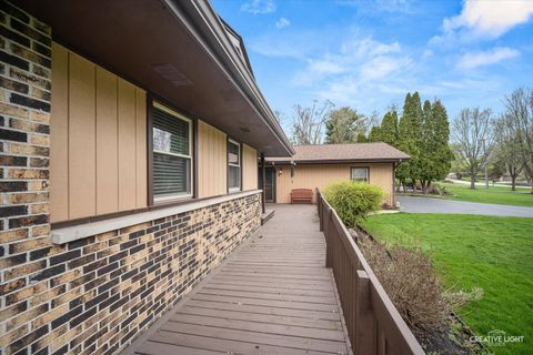 Tiny photo for 27317 W Lakeview Drive S, Lake Barrington, IL 60084 (MLS # 12613485)