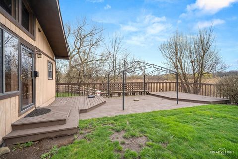 Tiny photo for 27317 W Lakeview Drive S, Lake Barrington, IL 60084 (MLS # 12613485)