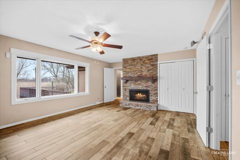 Tiny photo for 27317 W Lakeview Drive S, Lake Barrington, IL 60084 (MLS # 12613485)