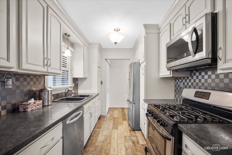 Tiny photo for 27317 W Lakeview Drive S, Lake Barrington, IL 60084 (MLS # 12613485)