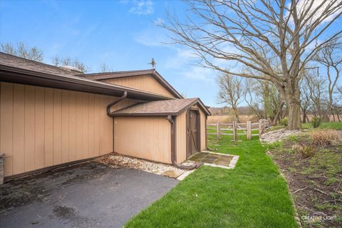 Tiny photo for 27317 W Lakeview Drive S, Lake Barrington, IL 60084 (MLS # 12613485)