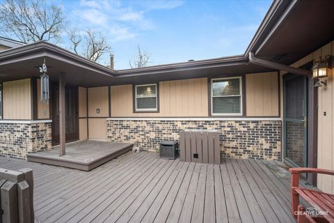 Tiny photo for 27317 W Lakeview Drive S, Lake Barrington, IL 60084 (MLS # 12613485)