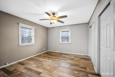 Tiny photo for 27317 W Lakeview Drive S, Lake Barrington, IL 60084 (MLS # 12613485)