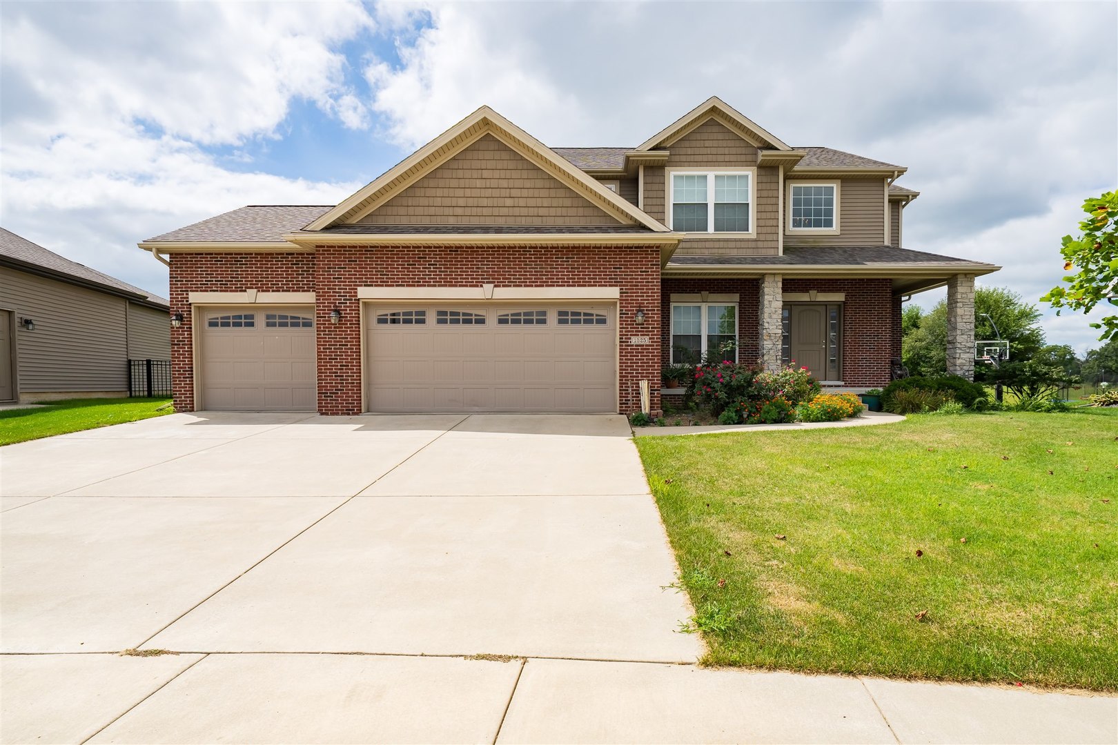 1525 Stoneroller Circle