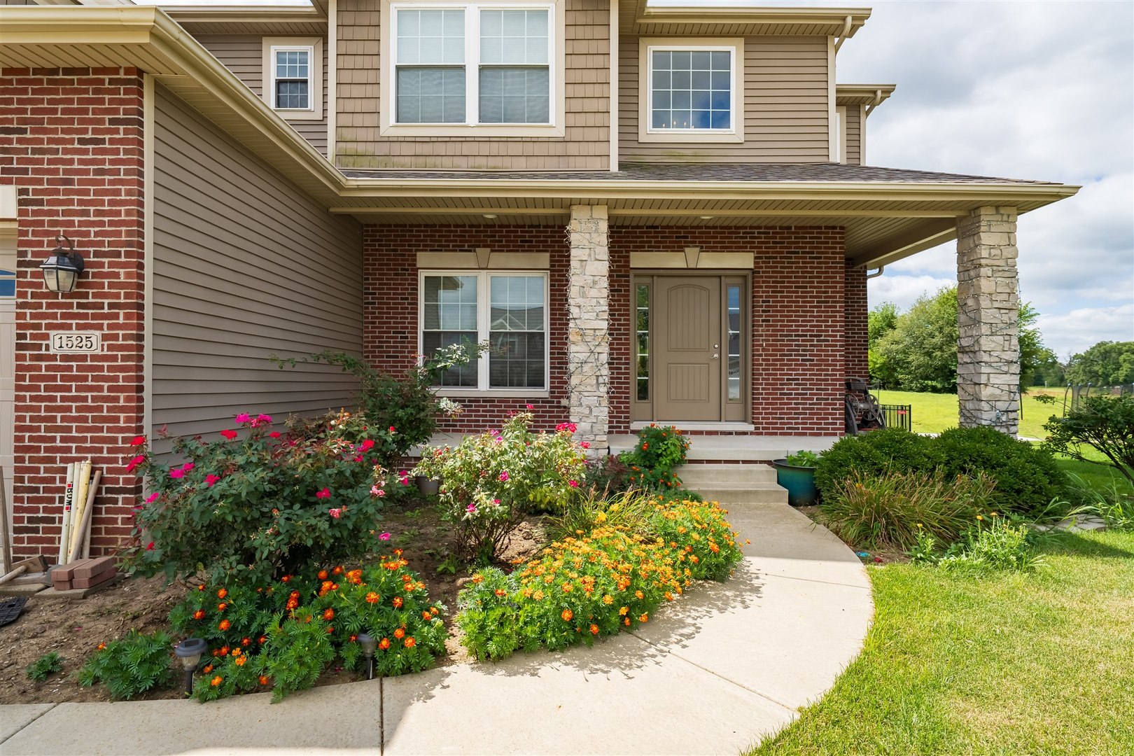 1525 Stoneroller Circle
