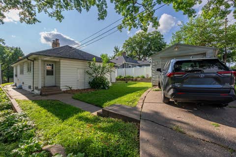 Tiny photo for 2415 Glen Place, Davenport, IA 52804 (MLS # 12696852)