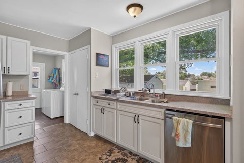 Tiny photo for 2415 Glen Place, Davenport, IA 52804 (MLS # 12696852)