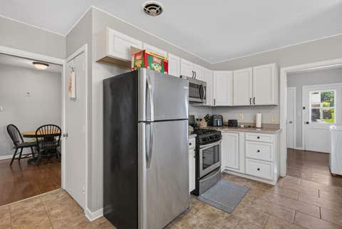 Tiny photo for 2415 Glen Place, Davenport, IA 52804 (MLS # 12696852)