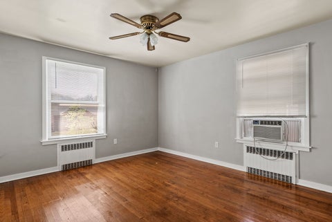 Tiny photo for 2415 Glen Place, Davenport, IA 52804 (MLS # 12696852)
