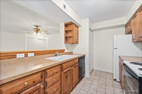 Tiny photo for 710 St Andrews Lane #16, Crystal Lake, IL 60014 (MLS # 12473663)