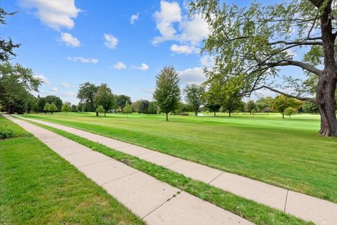 Tiny photo for 710 St Andrews Lane #16, Crystal Lake, IL 60014 (MLS # 12473663)