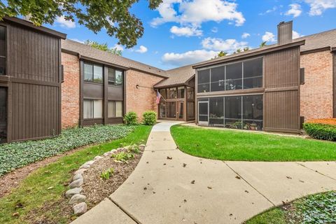 Tiny photo for 710 St Andrews Lane #16, Crystal Lake, IL 60014 (MLS # 12473663)