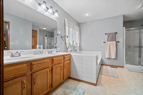 Tiny photo for 7 Swan Lake Road, Bloomington, IL 61704 (MLS # 12435933)