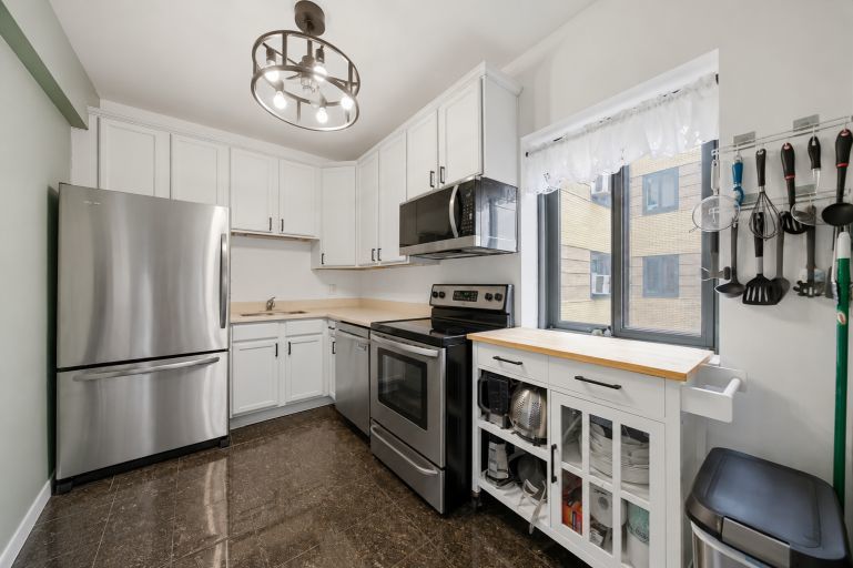 5044 N Marine Drive A7