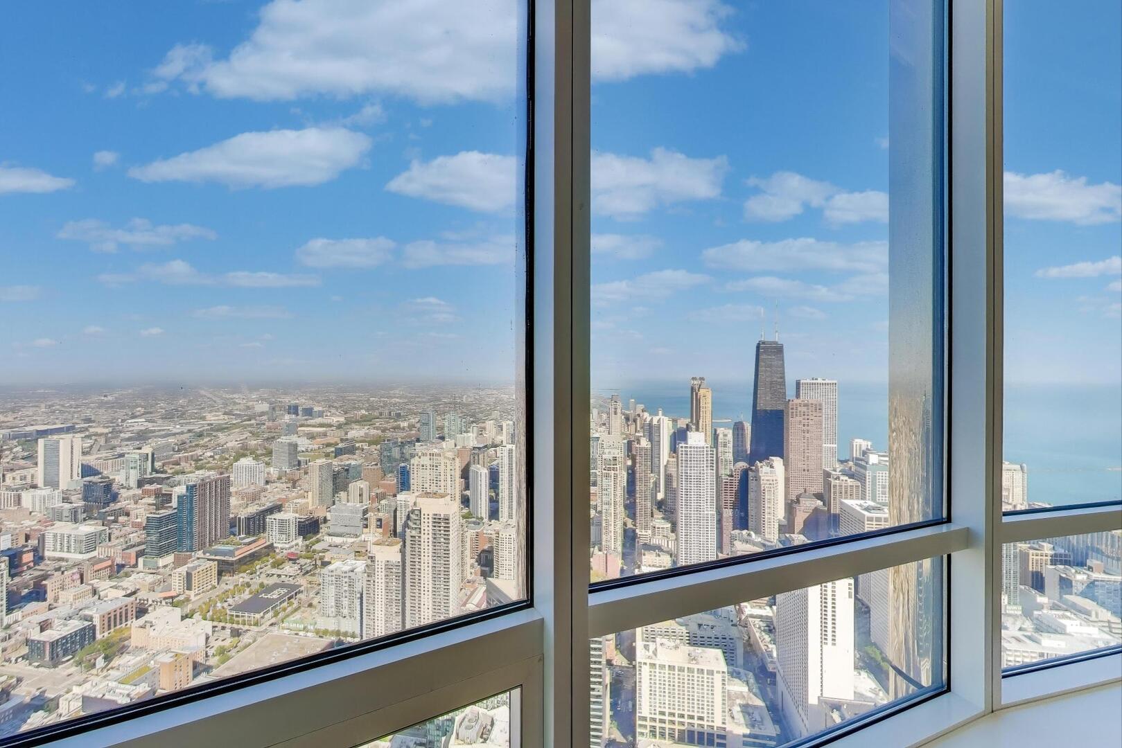 Chicago, Illinois 60611, United States, 3 Bedrooms Bedrooms, ,4 BathroomsBathrooms,Residential,Active,223958