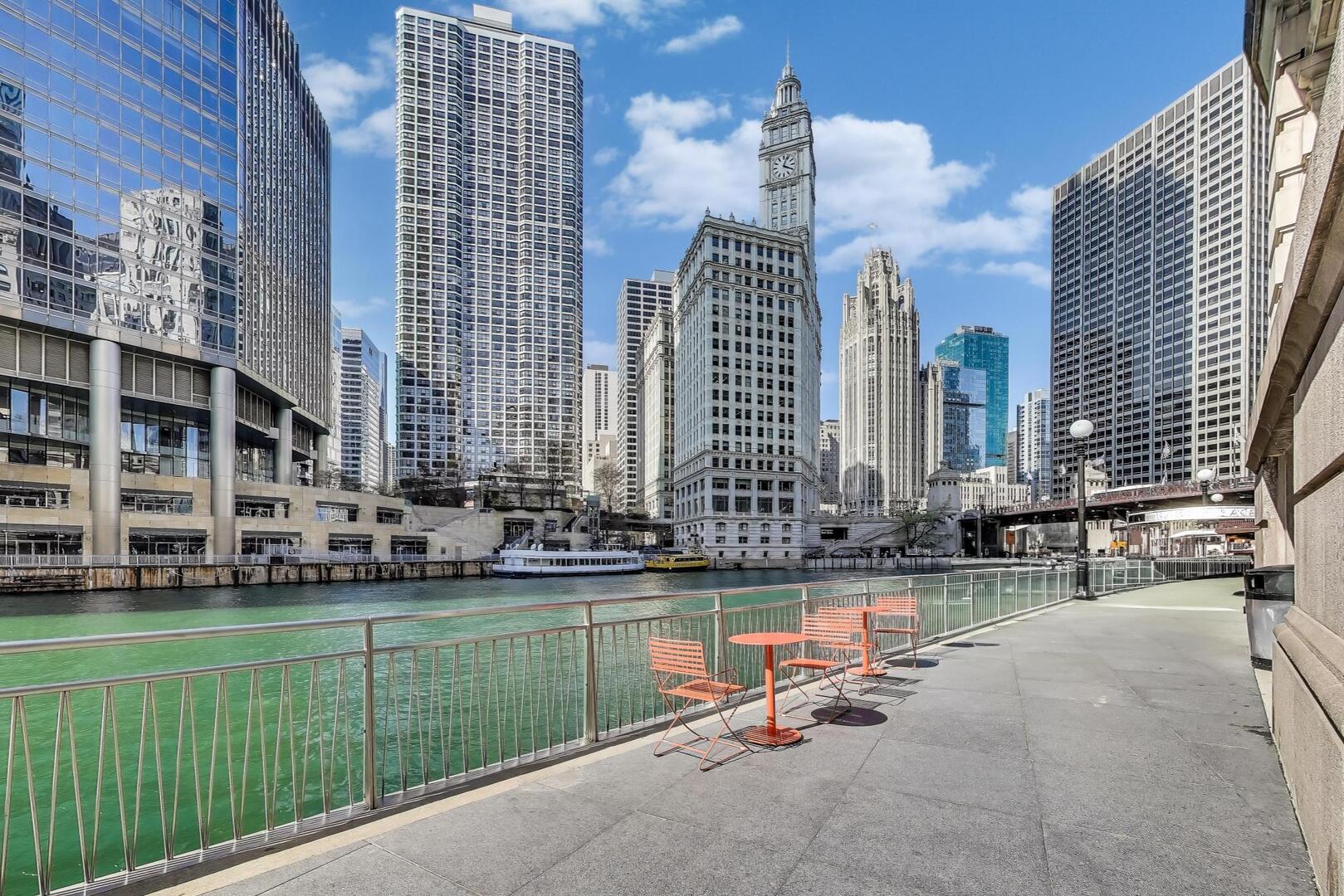 Chicago, Illinois 60611, United States, 3 Bedrooms Bedrooms, ,4 BathroomsBathrooms,Residential,Active,223958