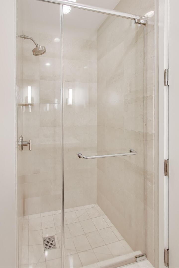 Chicago, Illinois 60611, United States, 3 Bedrooms Bedrooms, ,4 BathroomsBathrooms,Residential,Active,223958