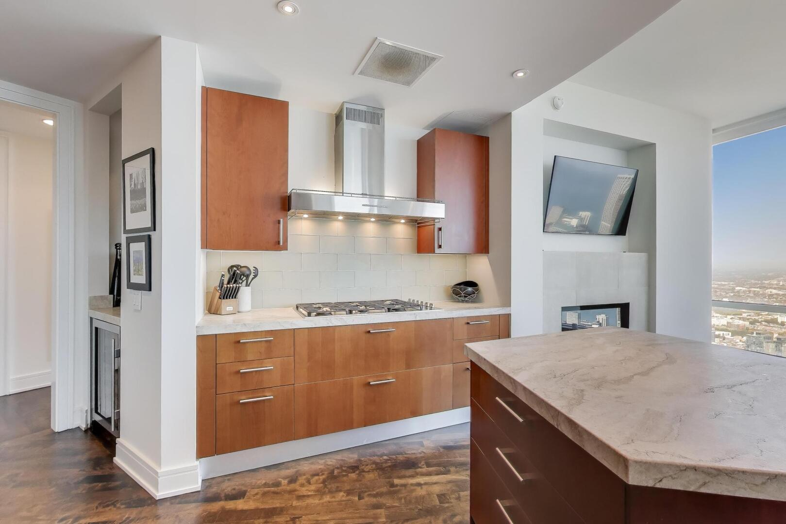 Chicago, Illinois 60611, United States, 3 Bedrooms Bedrooms, ,4 BathroomsBathrooms,Residential,Active,223958