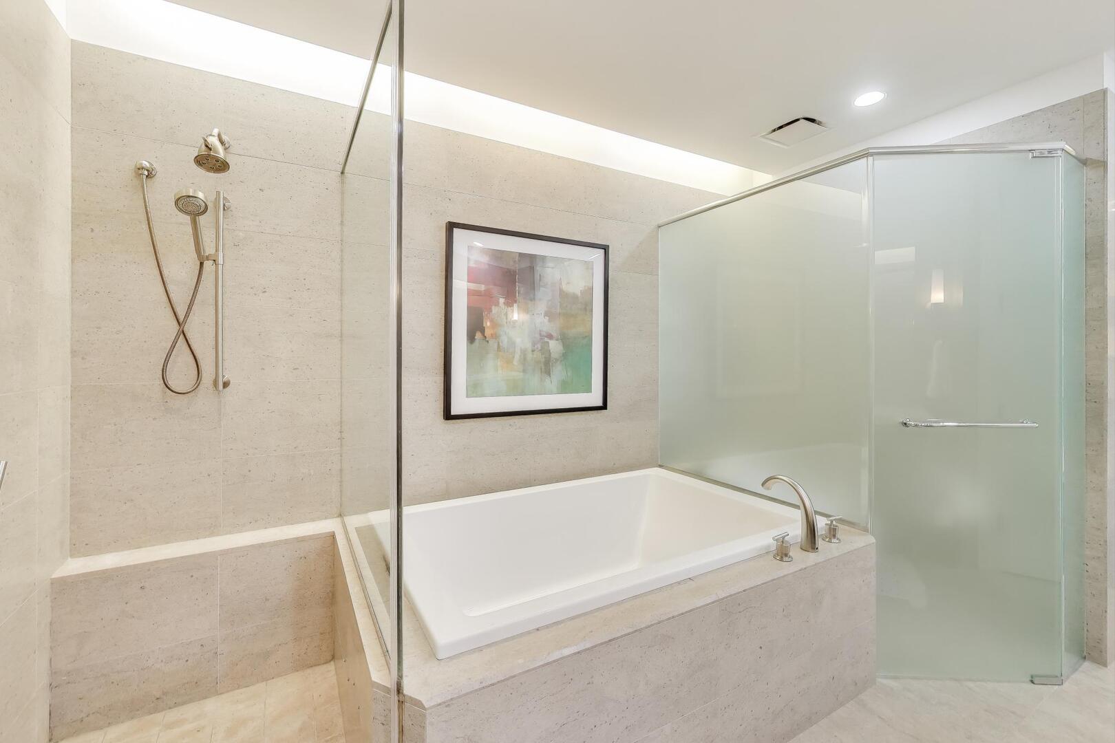 Chicago, Illinois 60611, United States, 3 Bedrooms Bedrooms, ,4 BathroomsBathrooms,Residential,Active,223958