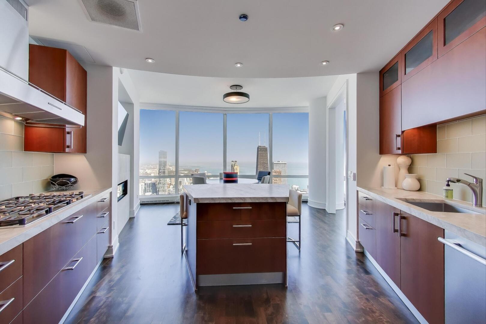 Chicago, Illinois 60611, United States, 3 Bedrooms Bedrooms, ,4 BathroomsBathrooms,Residential,Active,223958