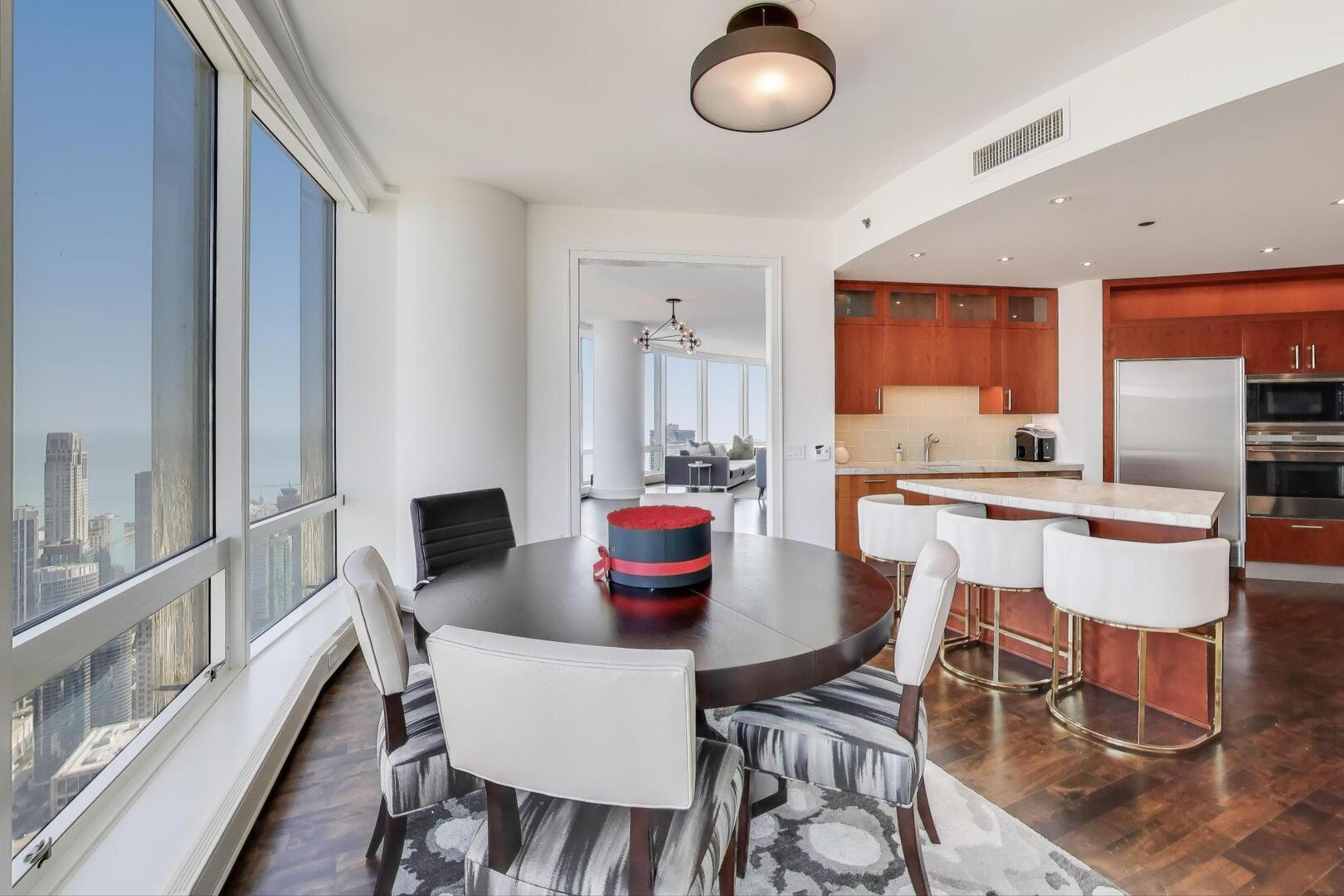 Chicago, Illinois 60611, United States, 3 Bedrooms Bedrooms, ,4 BathroomsBathrooms,Residential,Active,223958