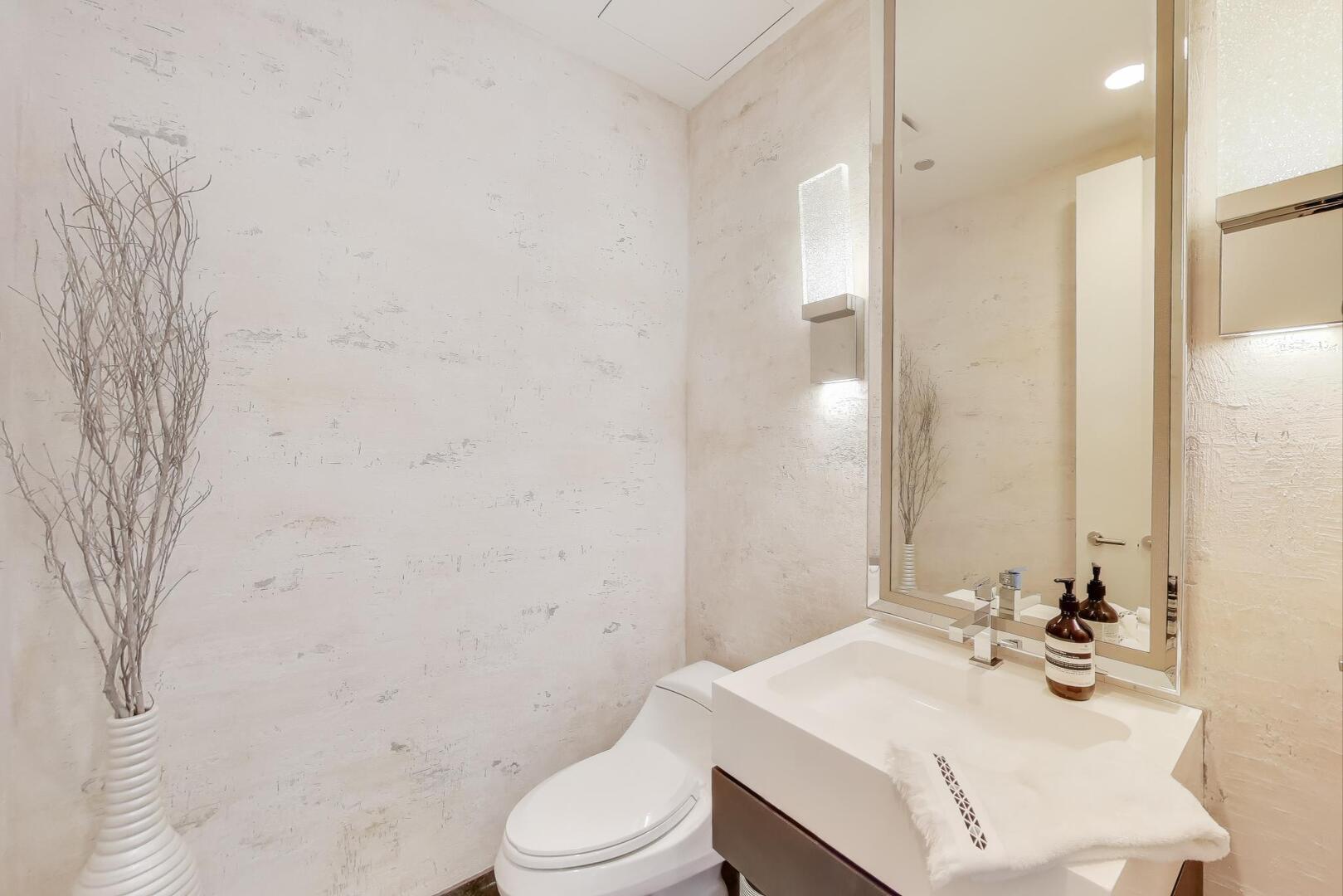 Chicago, Illinois 60611, United States, 3 Bedrooms Bedrooms, ,4 BathroomsBathrooms,Residential,Active,223958