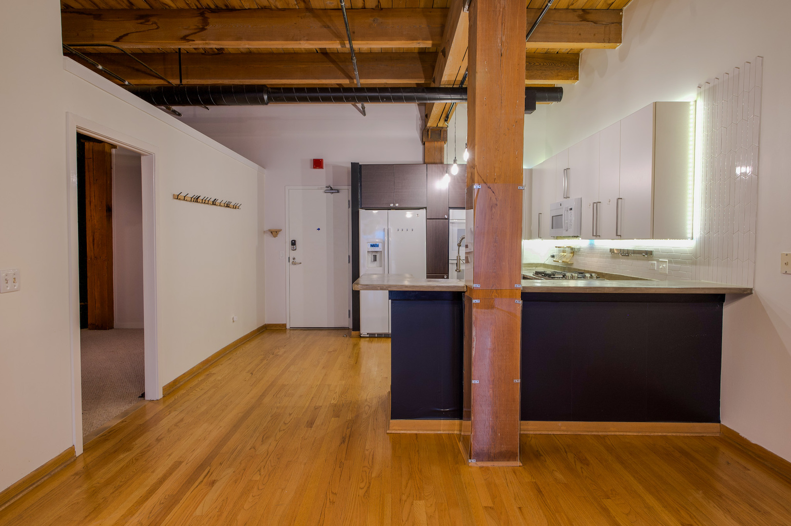 701 W Jackson Boulevard 402B