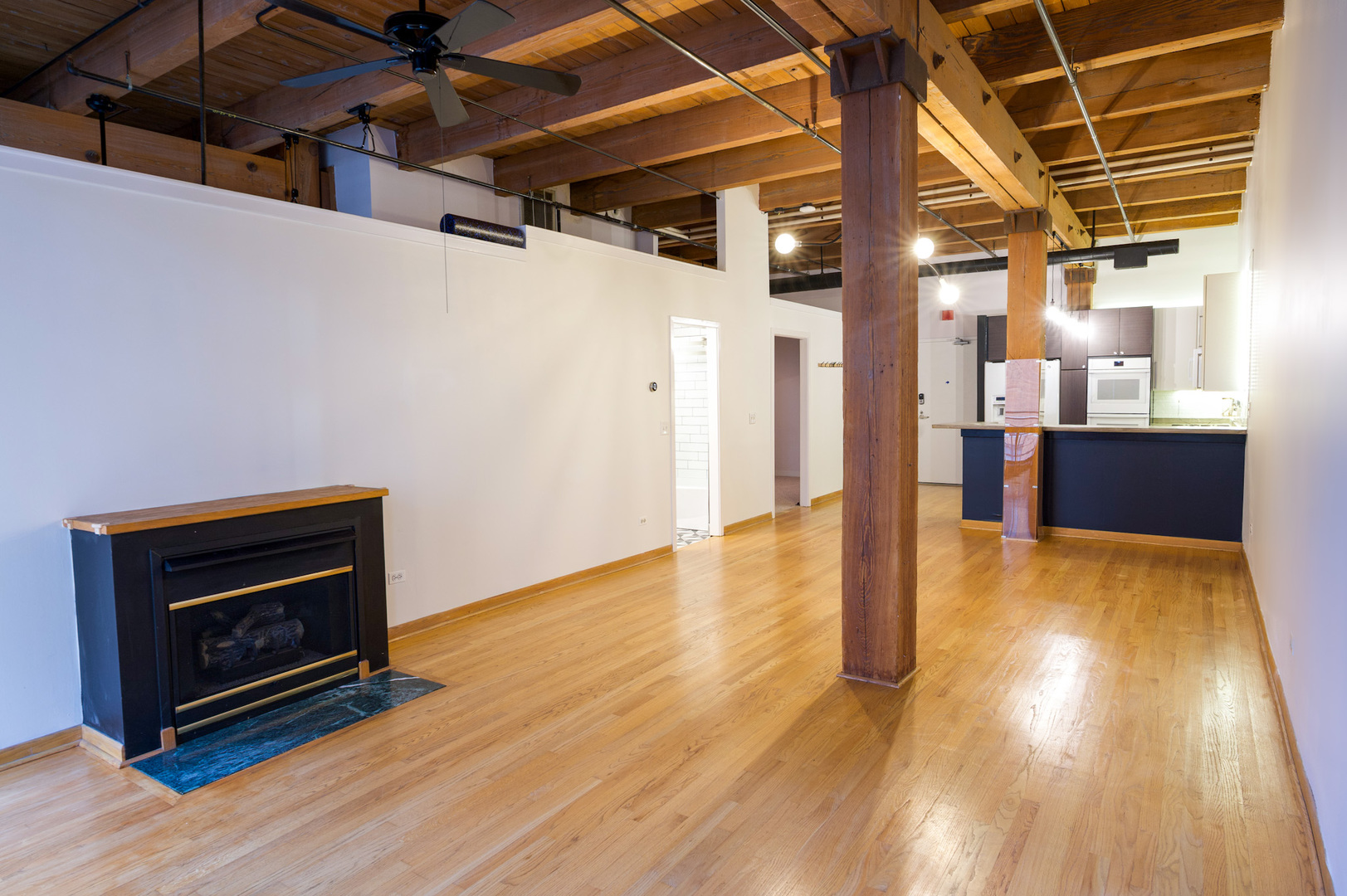 701 W Jackson Boulevard 402B