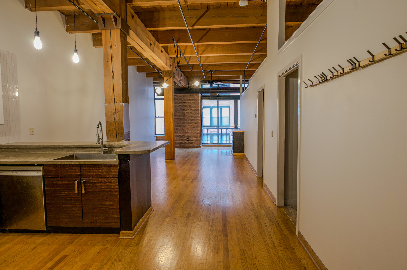 701 W Jackson Boulevard 402B