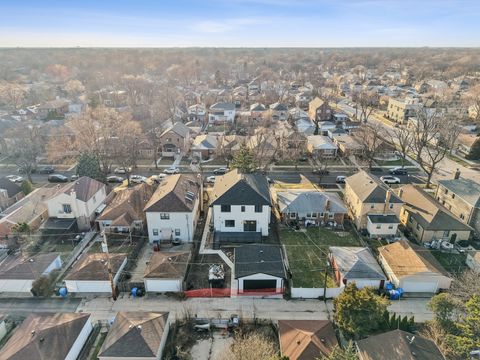 Tiny photo for 6235 N Kedvale Avenue, Chicago, IL 60646 (MLS # 12583064)