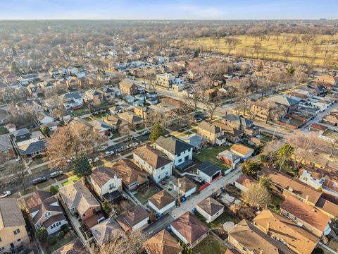 Tiny photo for 6235 N Kedvale Avenue, Chicago, IL 60646 (MLS # 12583064)