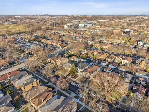 Tiny photo for 6235 N Kedvale Avenue, Chicago, IL 60646 (MLS # 12583064)