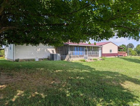 Tiny photo for 425 Peak Road, Harrisburg, IL 62946 (MLS # QC4265530)