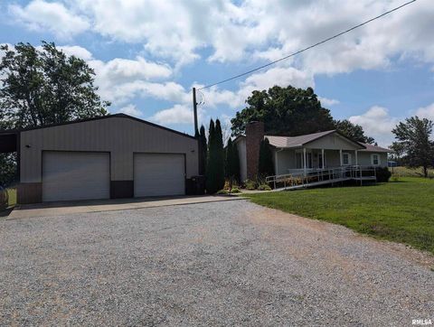 Tiny photo for 425 Peak Road, Harrisburg, IL 62946 (MLS # QC4265530)