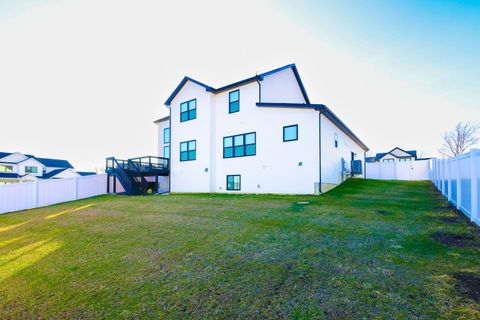 Tiny photo for 1112 Bell Grove Lane, Bloomington, IL 61705 (MLS # 12543211)