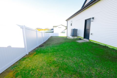 Tiny photo for 1112 Bell Grove Lane, Bloomington, IL 61705 (MLS # 12543211)