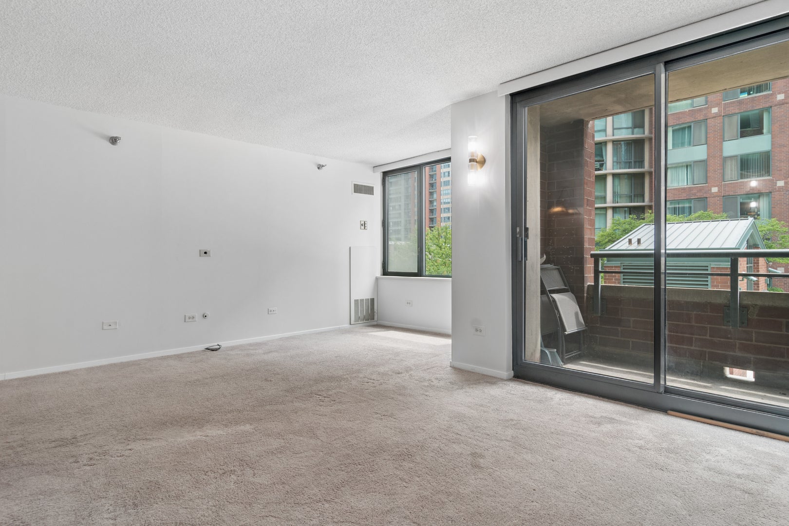 480 N MCCLURG Court 413