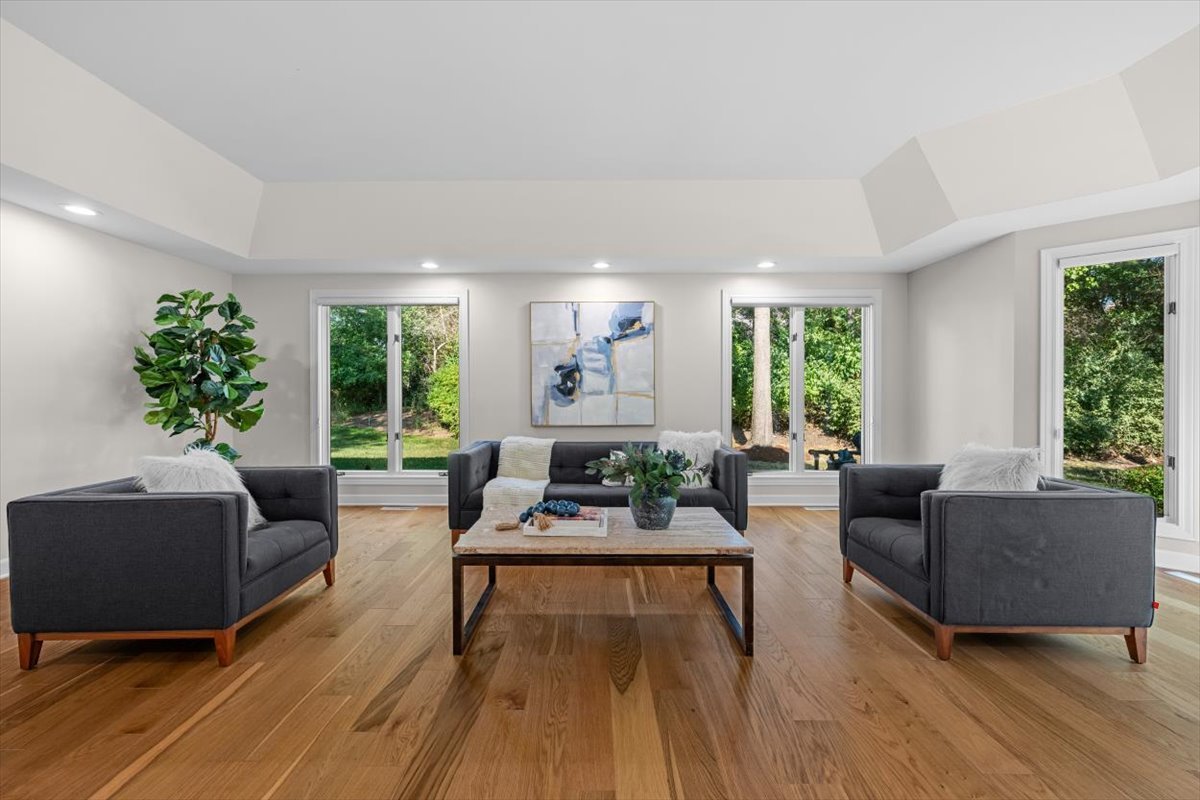 5825 Blue Heron Drive